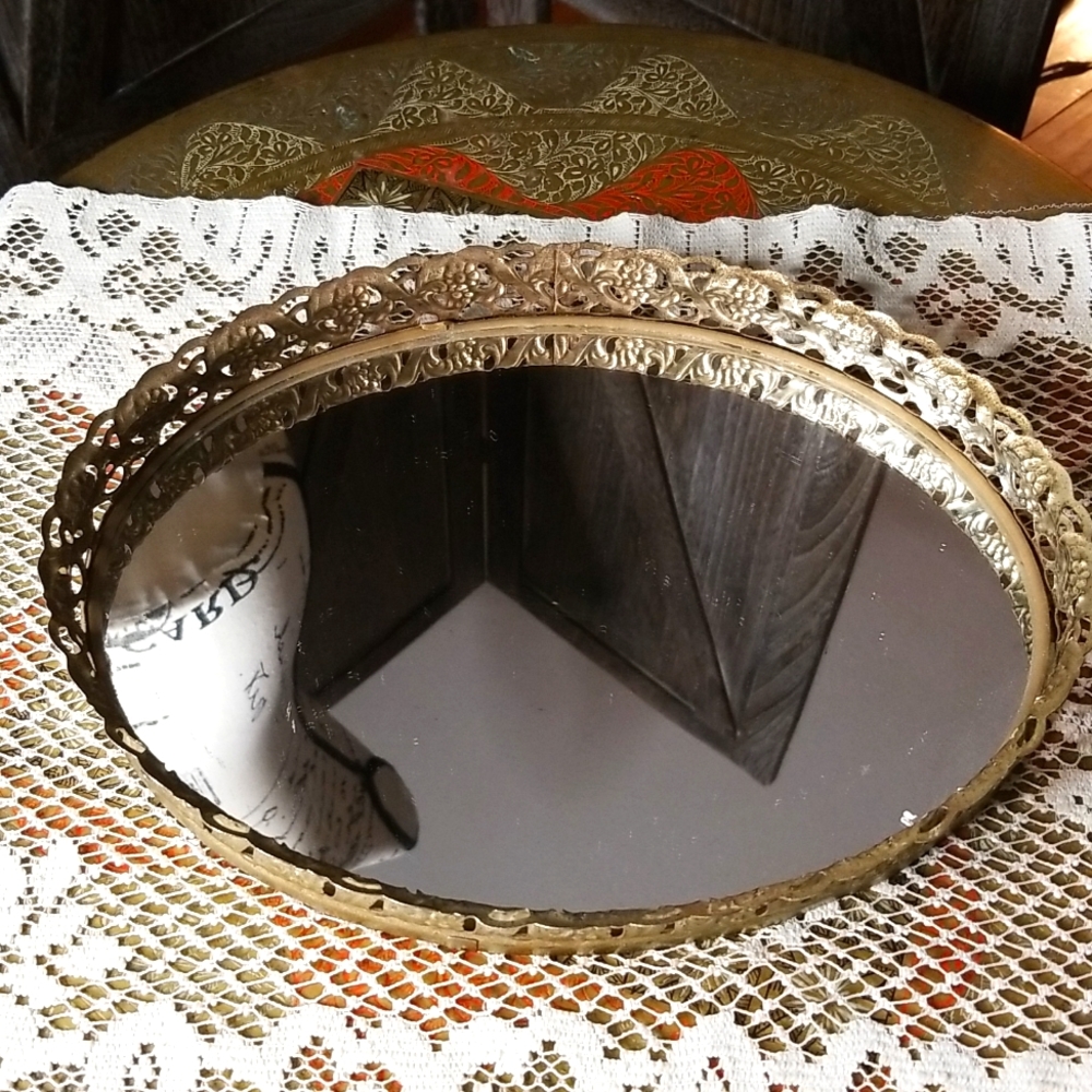 Vintage Oval Mirror Vanity Tray-Silver Floral Trim - Picture 3 of 6